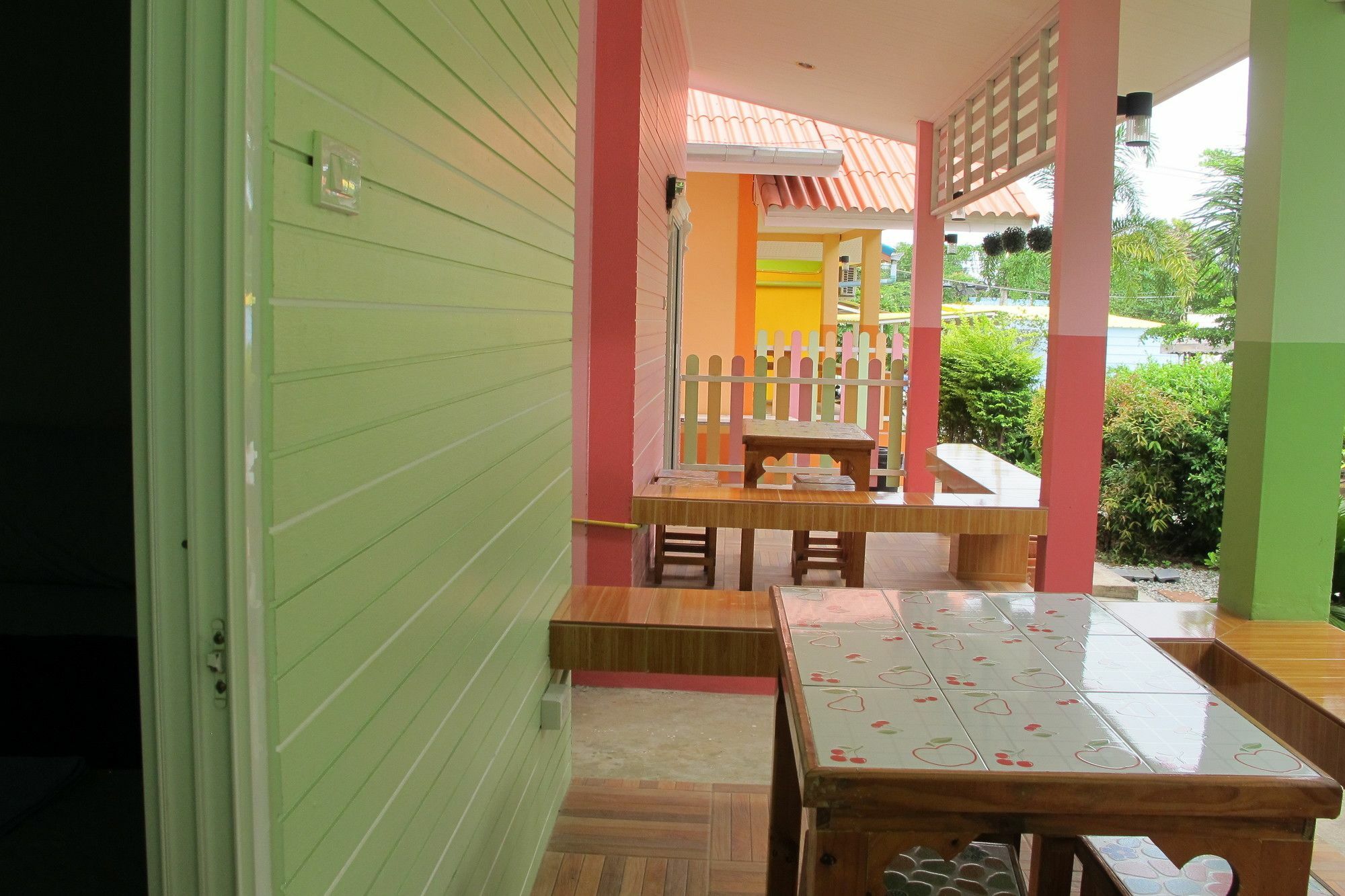 Thippawan Bungalow Ko Si Chang Zewnętrze zdjęcie